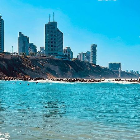C Tower Apartments Нетания Экстерьер фото
