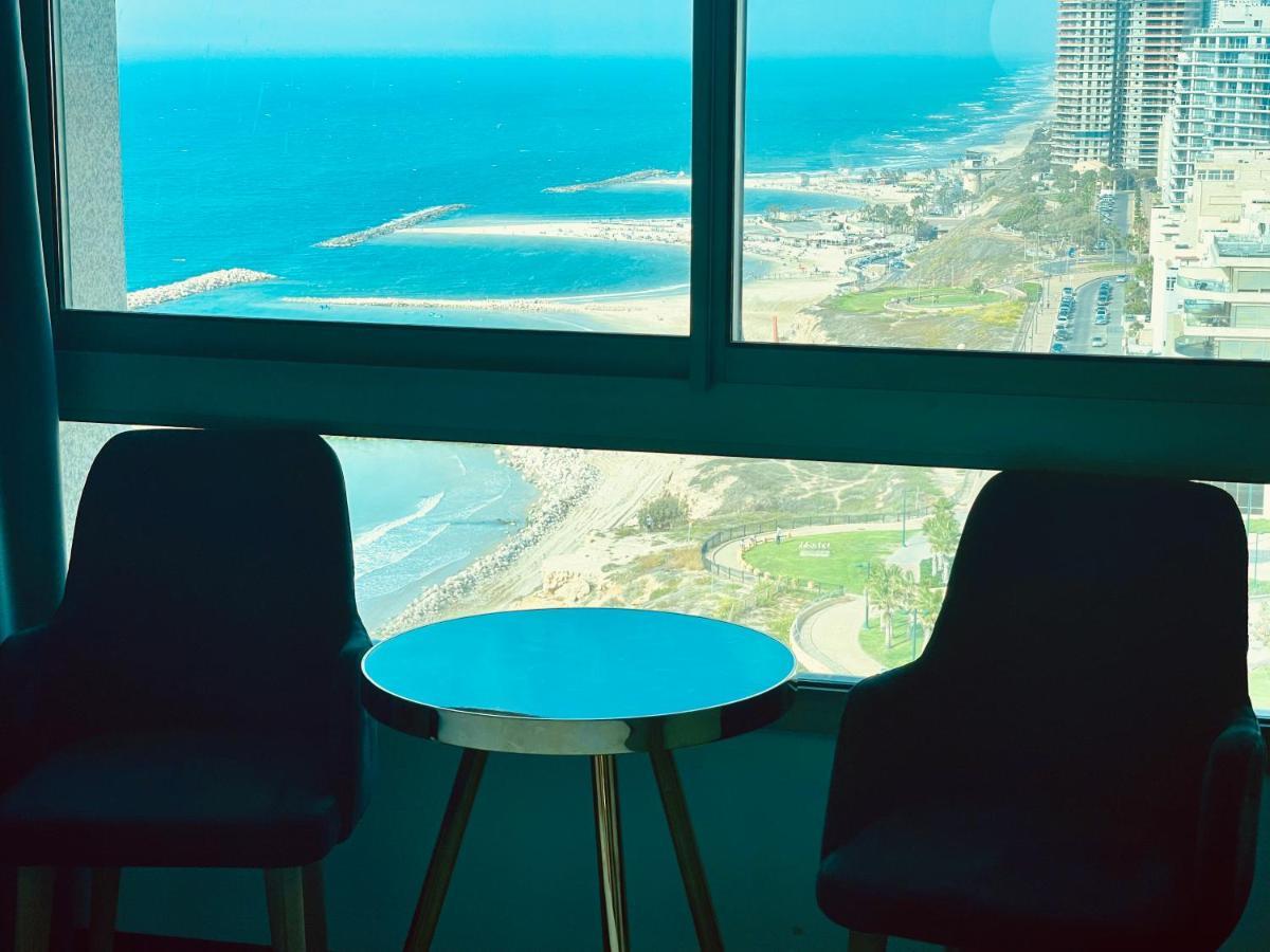 C Tower Apartments Нетания Экстерьер фото
