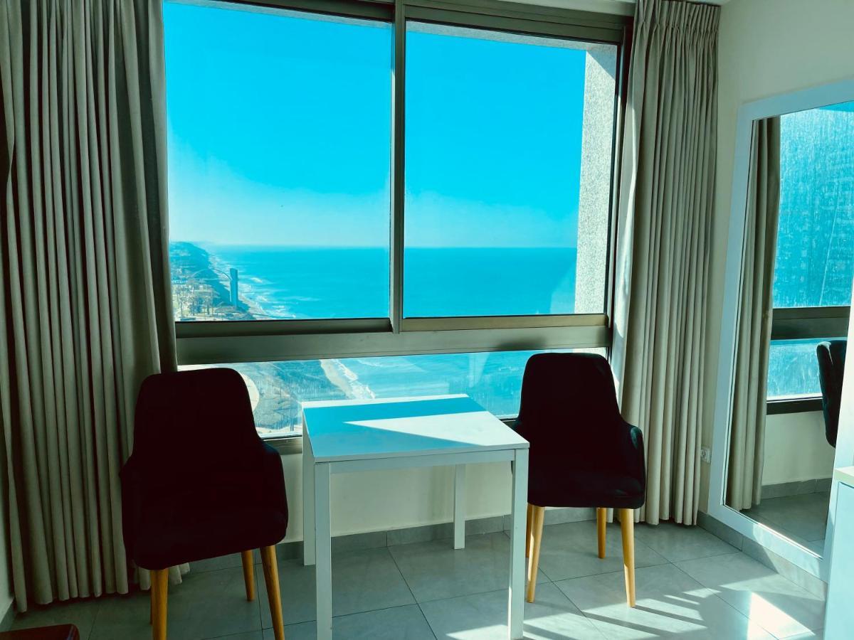 C Tower Apartments Нетания Экстерьер фото