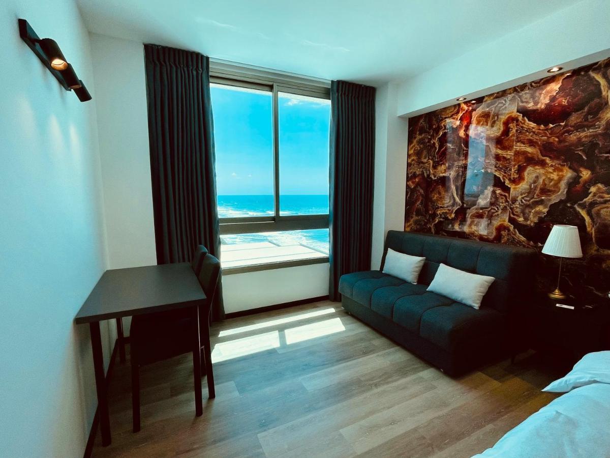 C Tower Apartments Нетания Экстерьер фото
