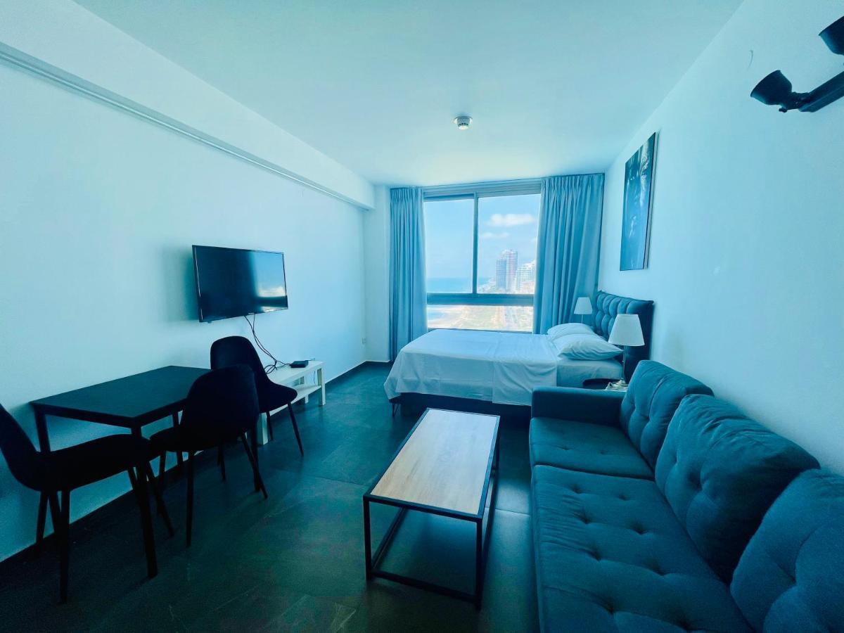 C Tower Apartments Нетания Экстерьер фото