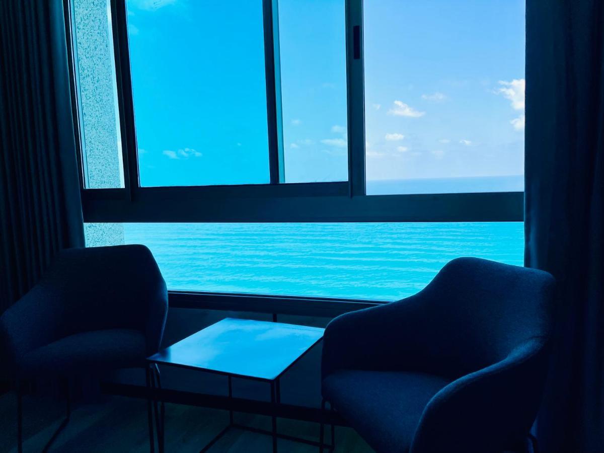 C Tower Apartments Нетания Экстерьер фото