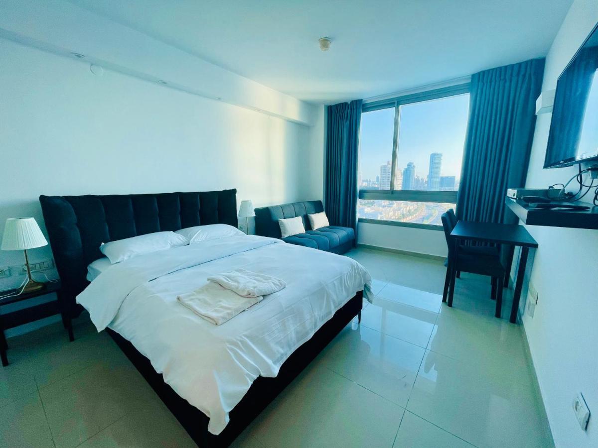 C Tower Apartments Нетания Экстерьер фото