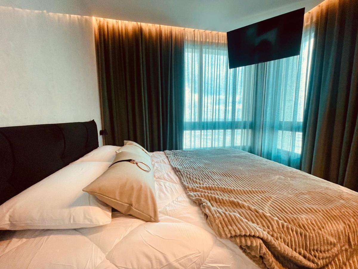C Tower Apartments Нетания Экстерьер фото