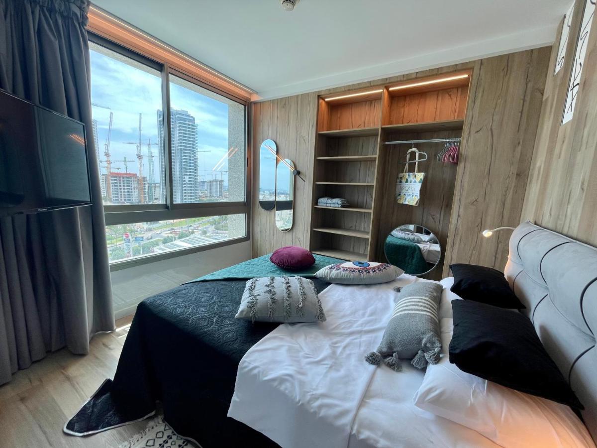 C Tower Apartments Нетания Экстерьер фото