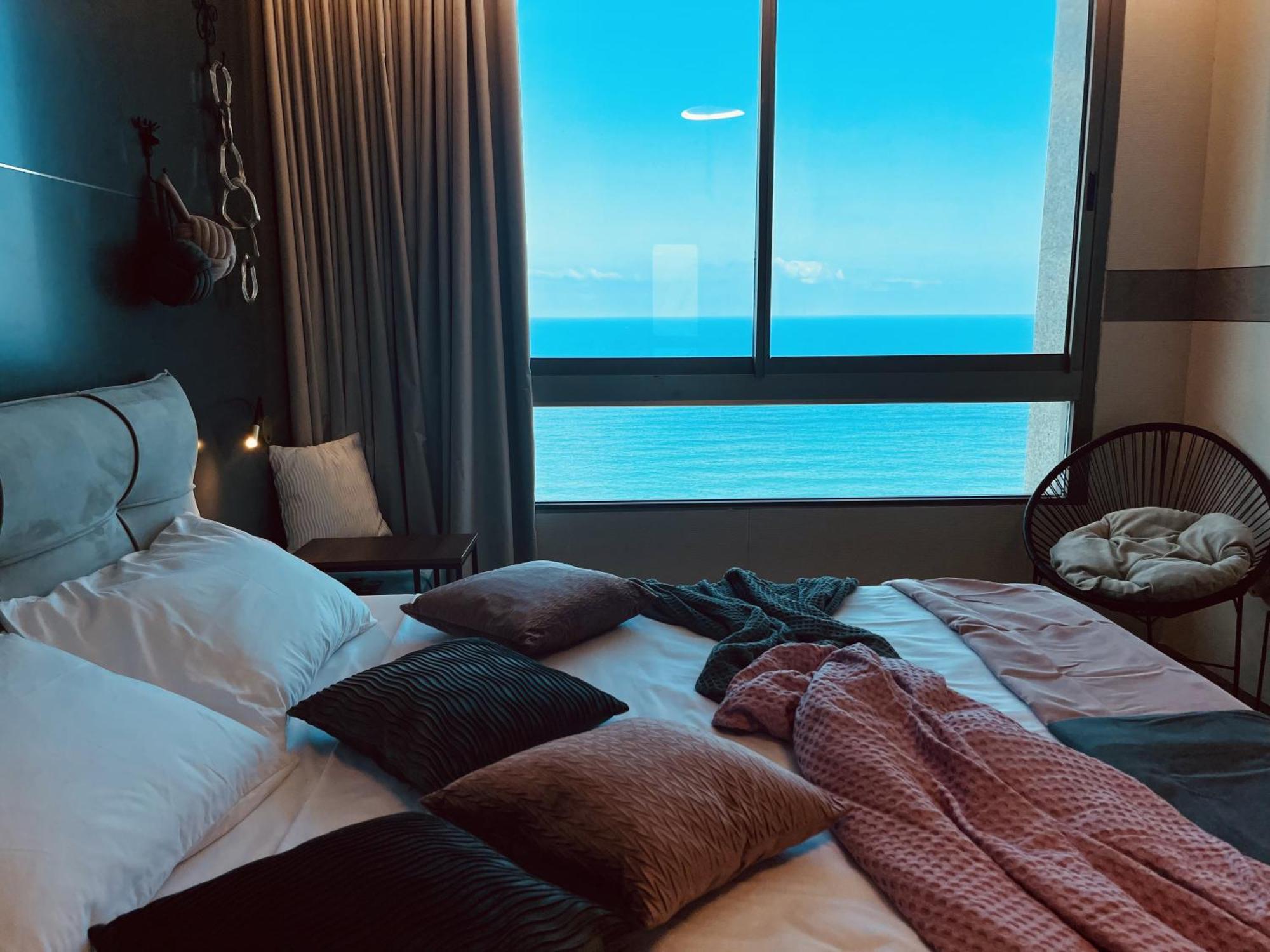 C Tower Apartments Нетания Экстерьер фото
