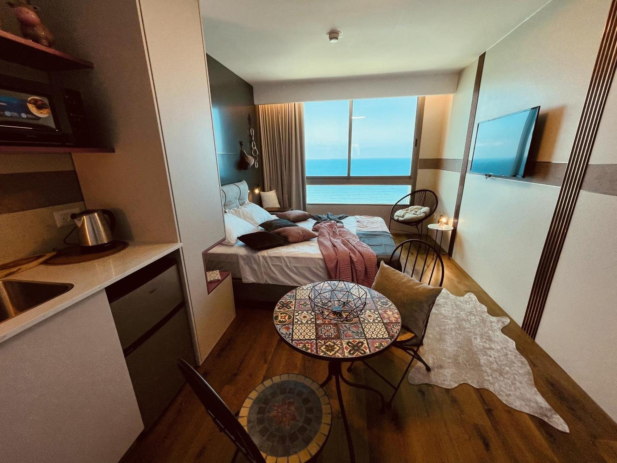 C Tower Apartments Нетания Экстерьер фото