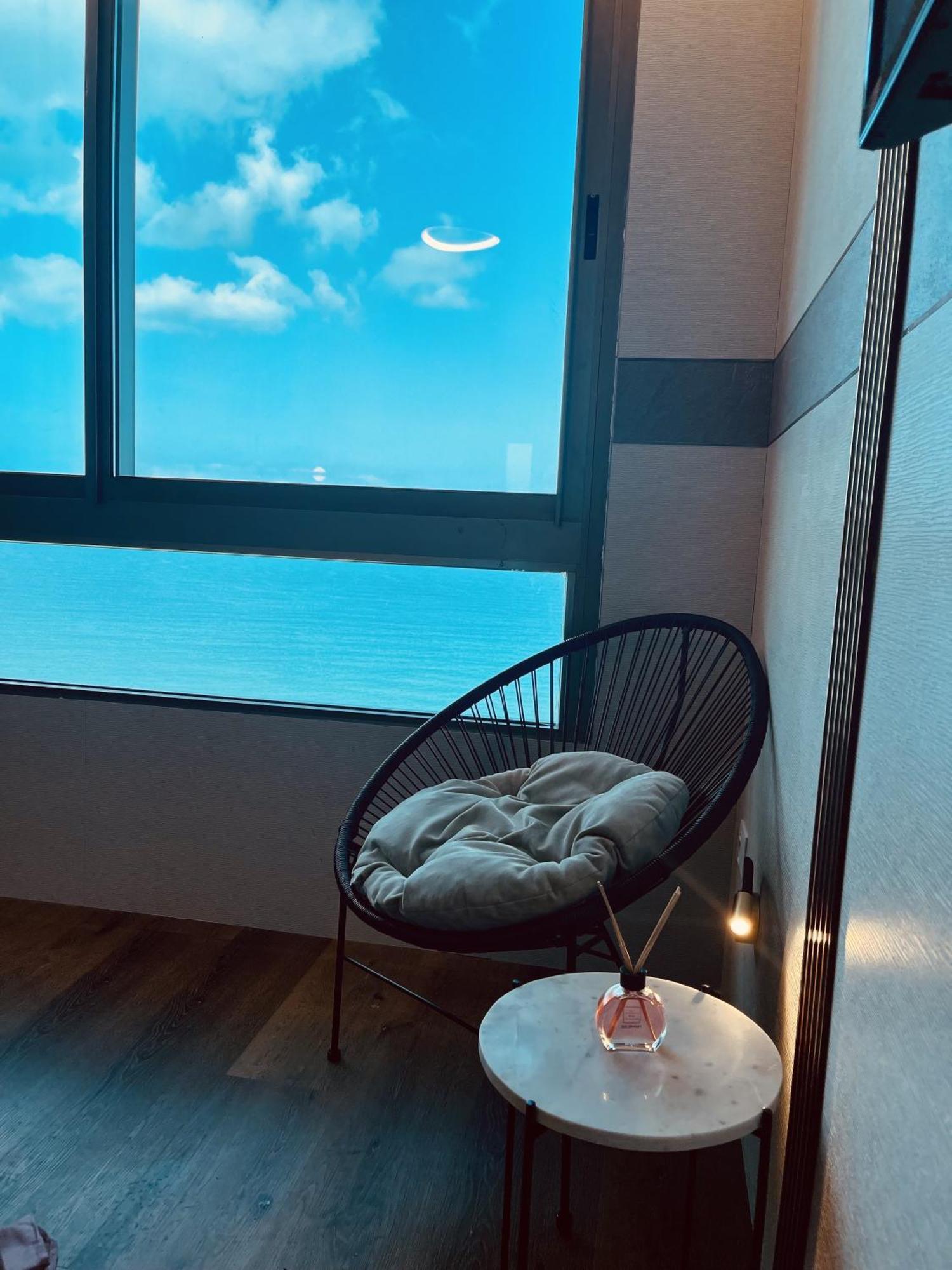 C Tower Apartments Нетания Экстерьер фото