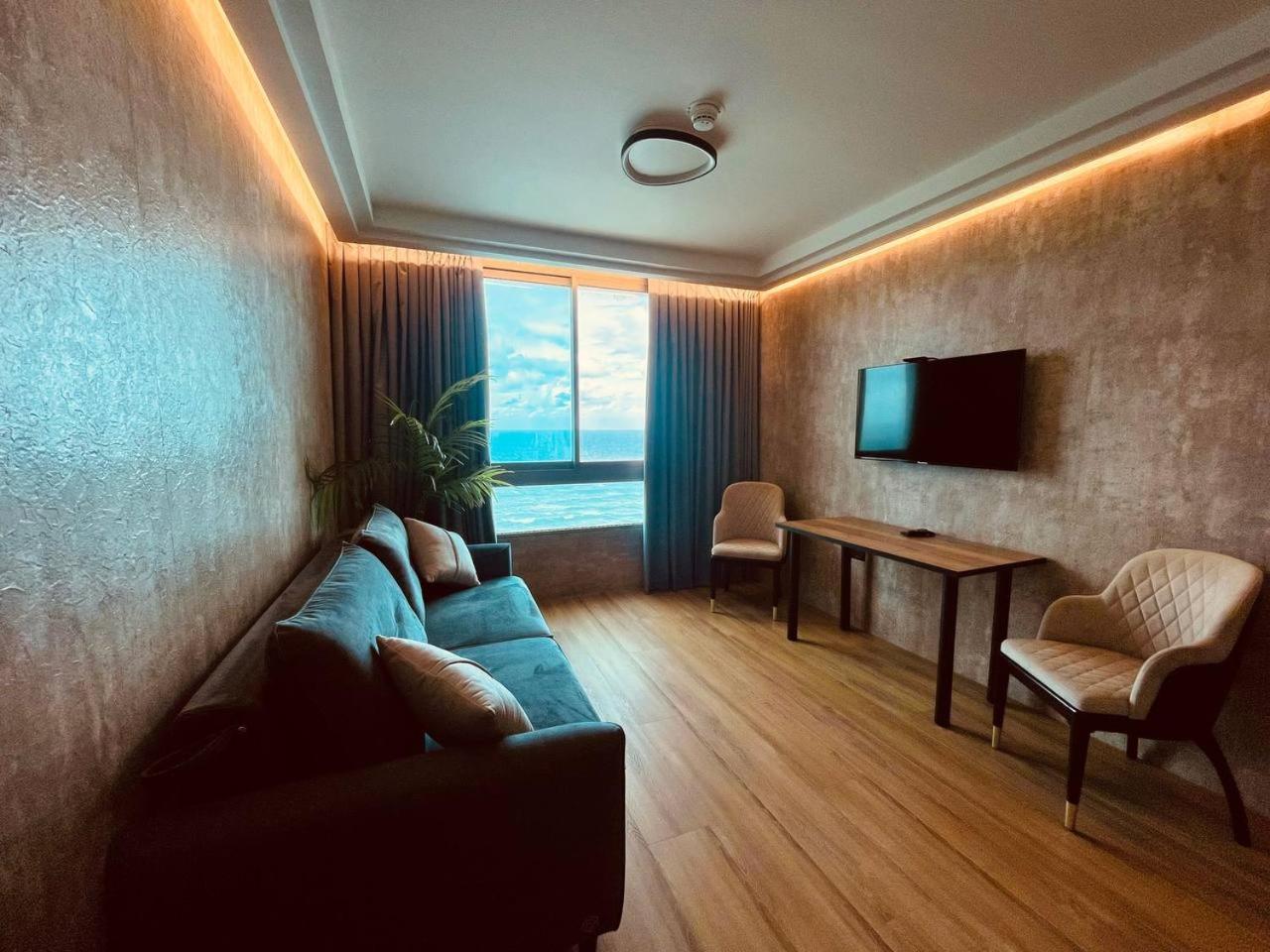 C Tower Apartments Нетания Экстерьер фото